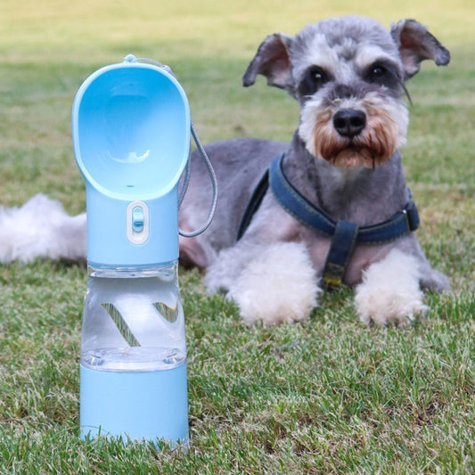 Smart 3-in-1 Dog Travel Mug – Water Dispenser + Waste Bag Holder
Perfect for travel, hikes, or city strolls. Compact, lightweight, and easy to carry